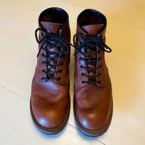 Like NEW, genuine leather Red Wing boots. Men’s USA 10